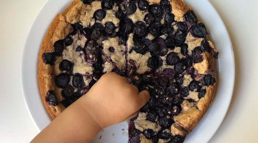 Tarta de arándanos sin azúcar, ni huevo, ni harina