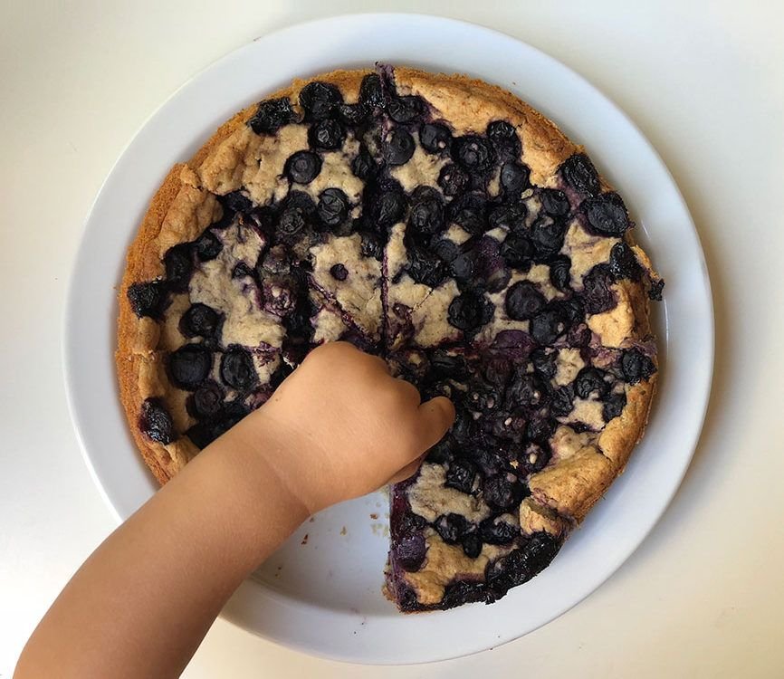 Tarta de arándanos sin azúcar, ni huevo, ni harina