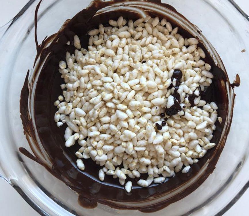 Turrón de chocolate con arroz integral inflado